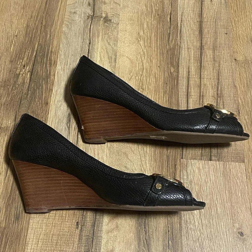 Tory Burch Black Leather Peep Toe Wedge Heels‎ Gold Logo Size 9M